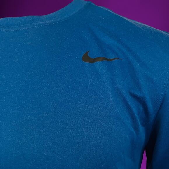 Nike Dri Fit Shirt Mens Medium Soft Workout Athleisure Performance Workout - Picture 2 of 5